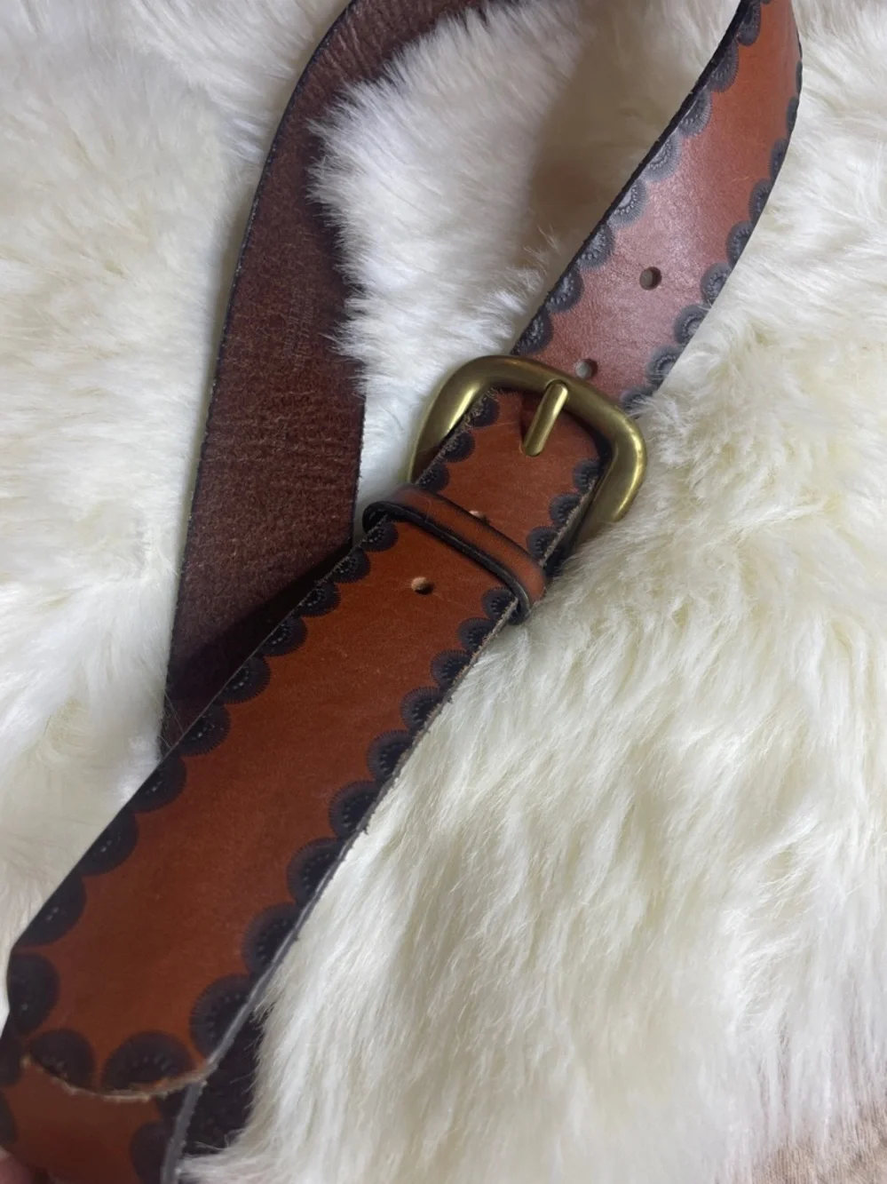 J. Crew Tan Brown Leather Belt with‎ Scalloped Black Edge and Brass Buckle - Picture 3 of 4